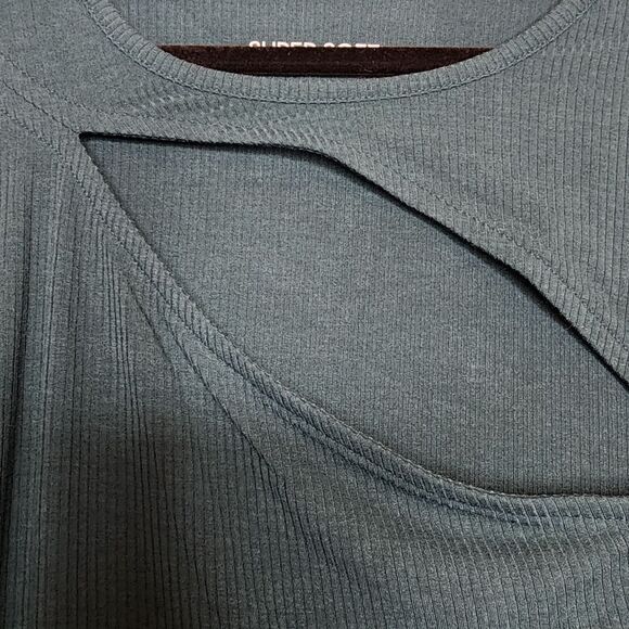 5X 28W Torrid Teal Rib Crew Neck Asymmetrical Cut Out Tee Super Soft Fitted NWT - Picture 3 of 7